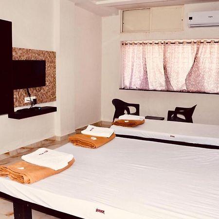 Hotel Mangalam Kurandvad Экстерьер фото