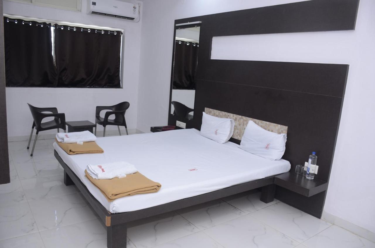 Hotel Mangalam Kurandvad Экстерьер фото