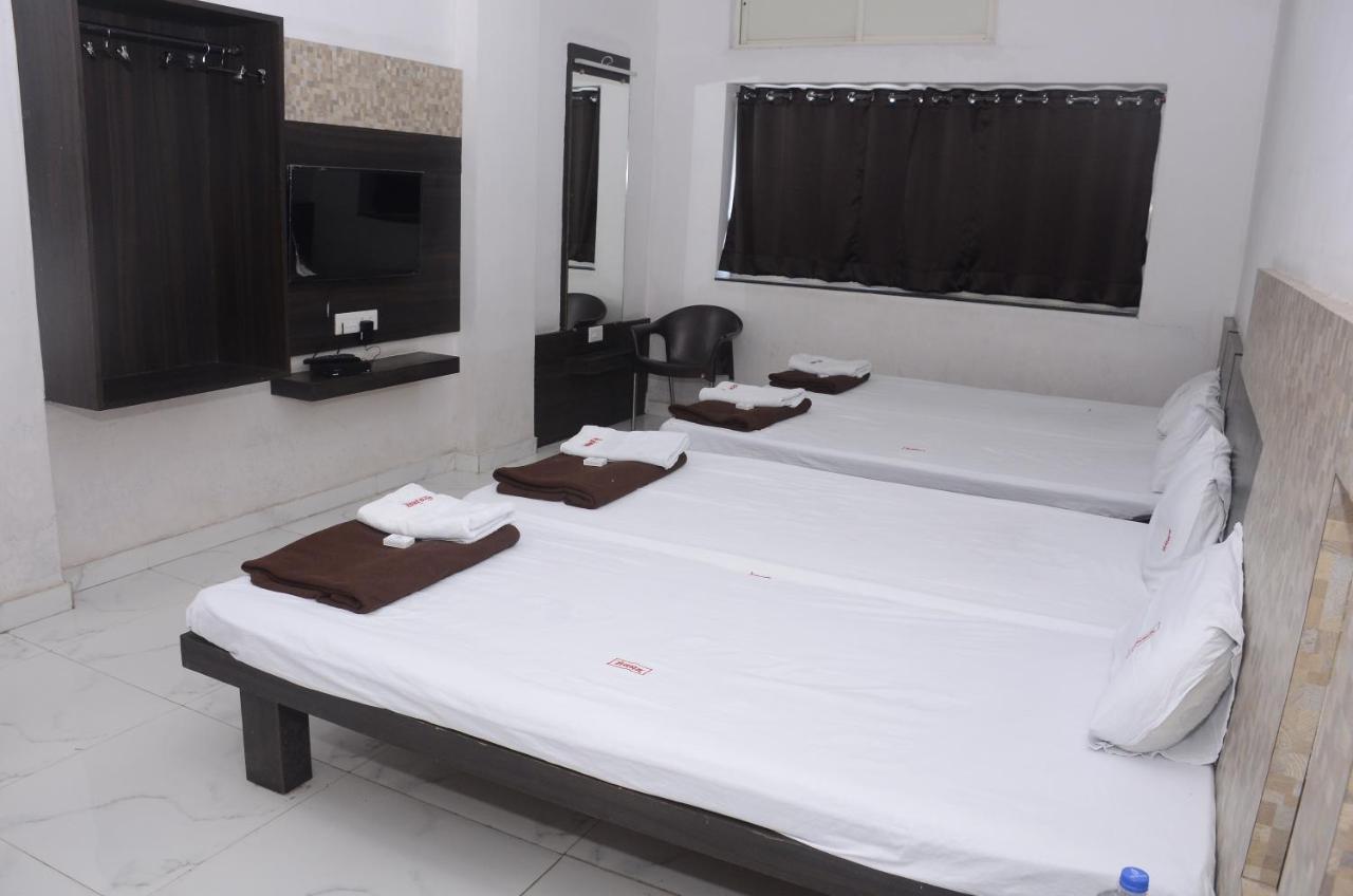 Hotel Mangalam Kurandvad Экстерьер фото