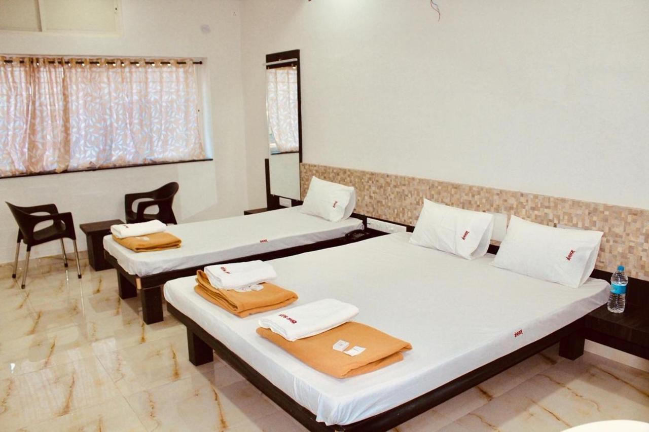 Hotel Mangalam Kurandvad Экстерьер фото