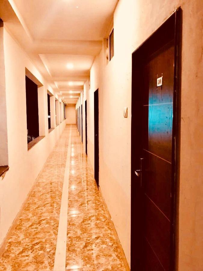 Hotel Mangalam Kurandvad Экстерьер фото
